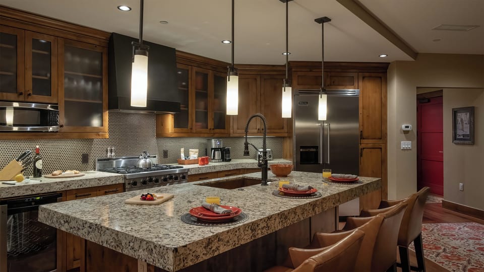 Kitchen, Main Level - Island with seating