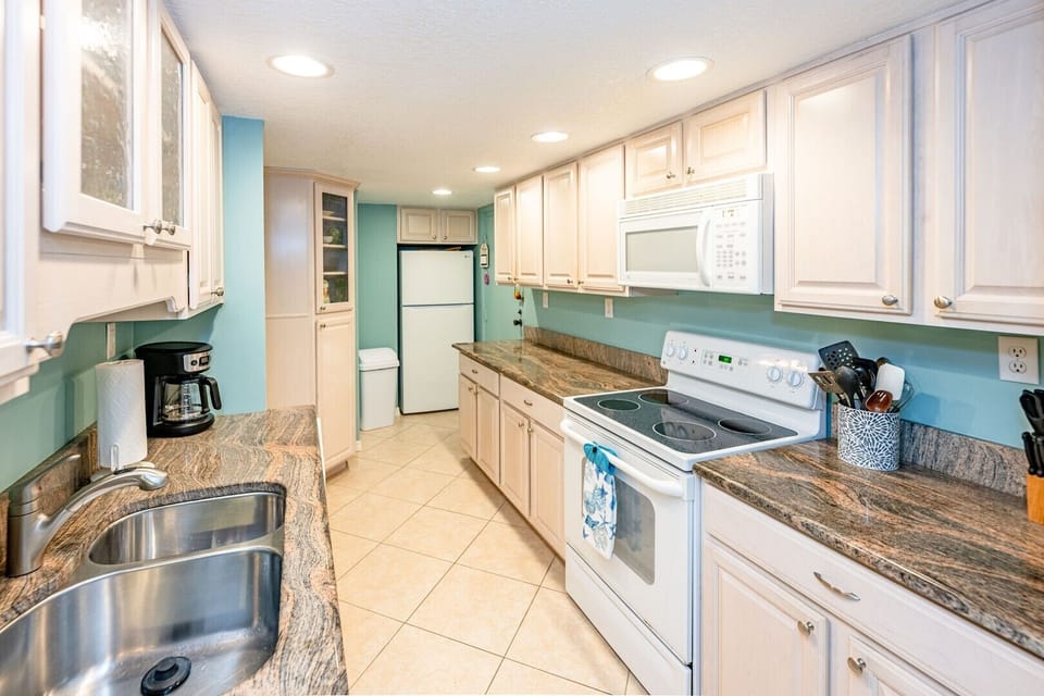 Gorgeous Updated Kitchen with Upgrades