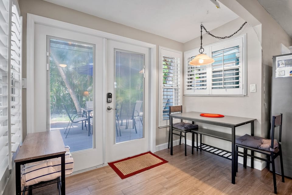 Front Entrance, Dining Area