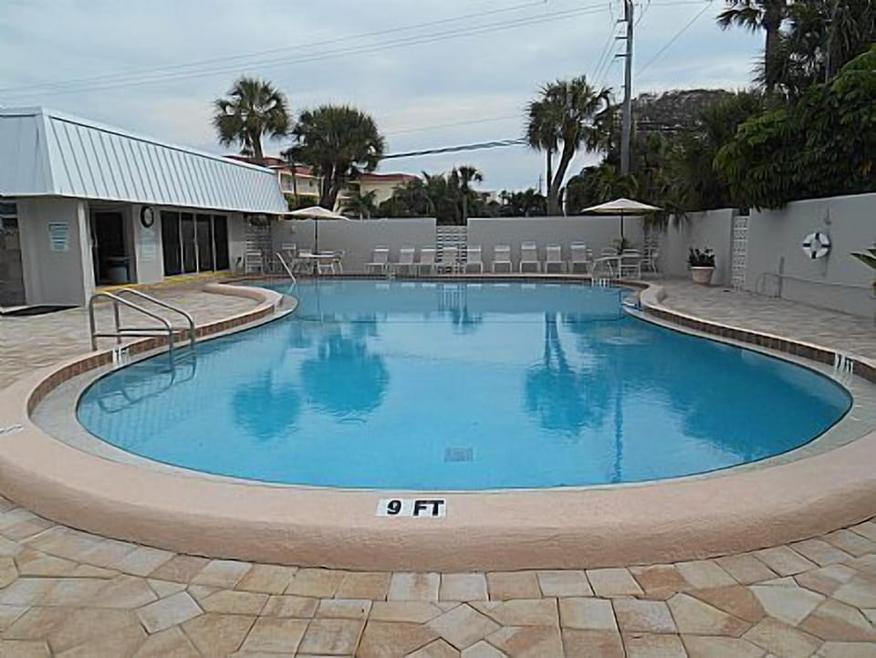 Shared Heated Pool