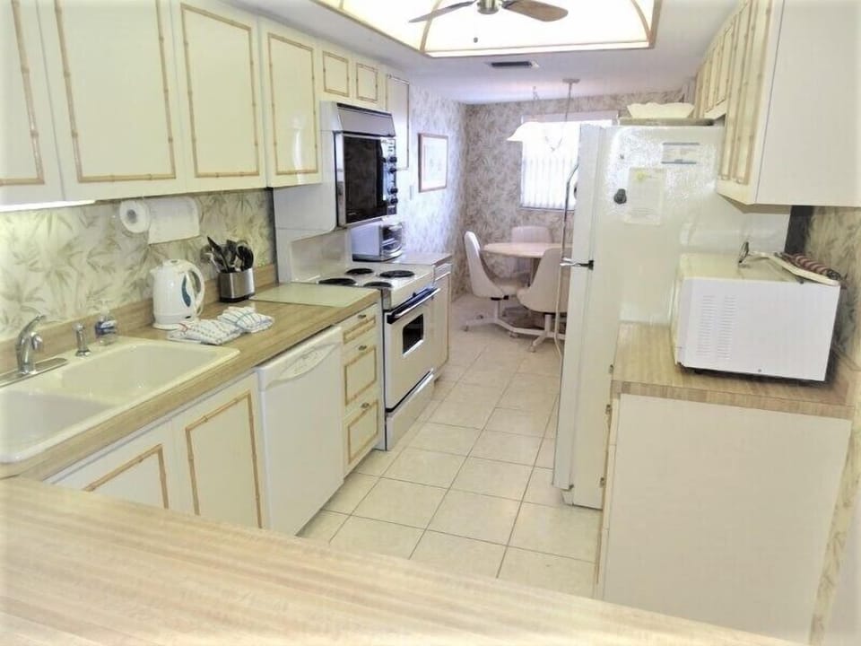 Gulf and Bay Club- A609, Tropical Sands Accommodations