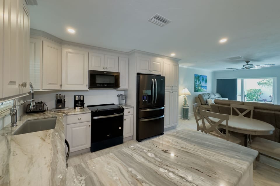 092 kitchen 3