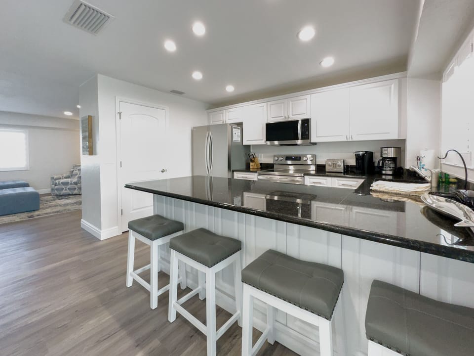 405 kitchen 2