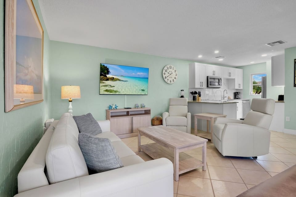 Jamaica Royale PH1 by Tropical Sands Accommodations