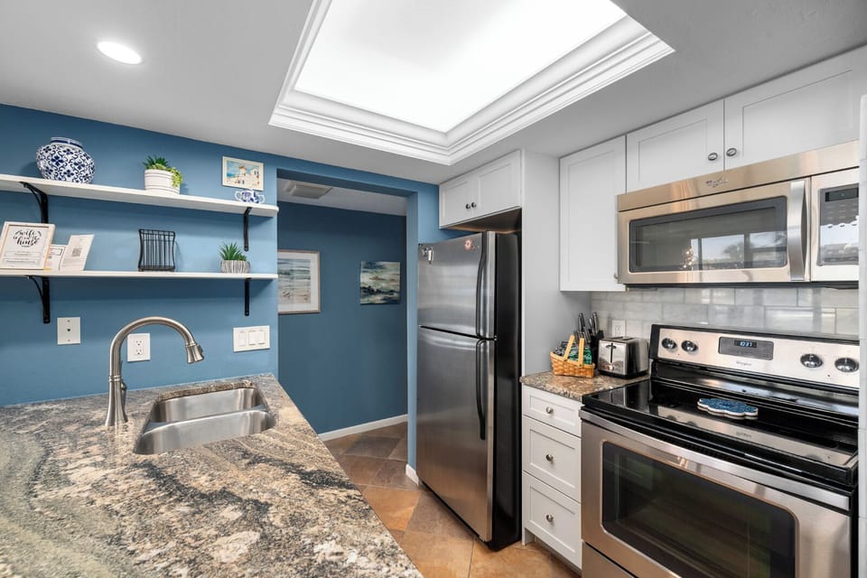 Midnight Cove II 611F