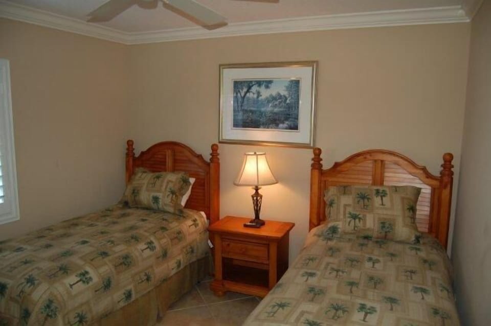 Second Bedroom - Two twin beds