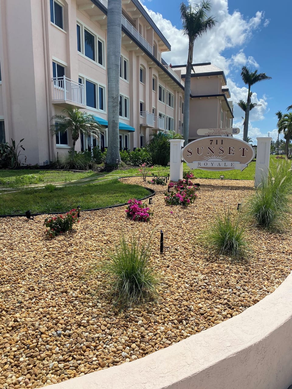 Sunset Royale - 300, Tropical Sands Accommodations