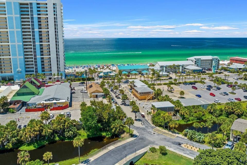 Close beach access, 0.3 Miles / 5 min pleasant walk to the beach