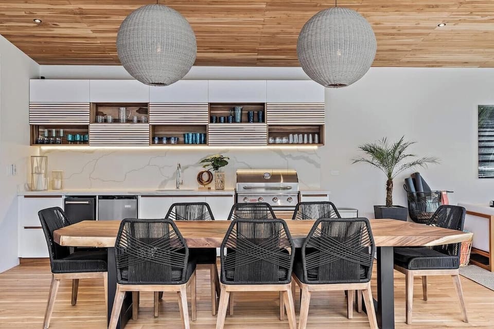Outdoor undercover terrace, dining and lounge room