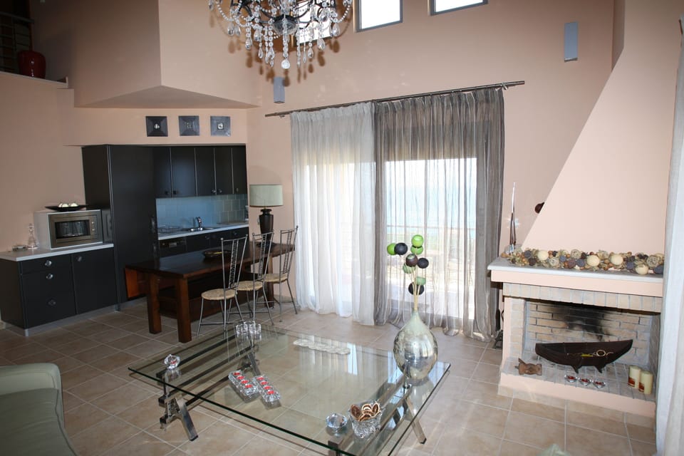 4 People Villa - The living room