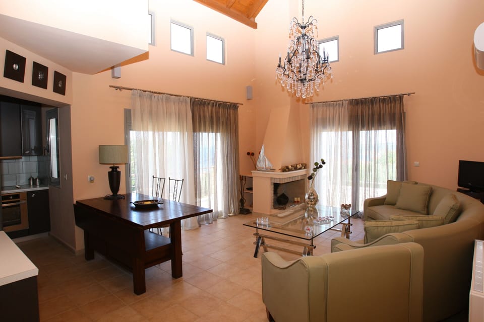4 People Villa - The living room