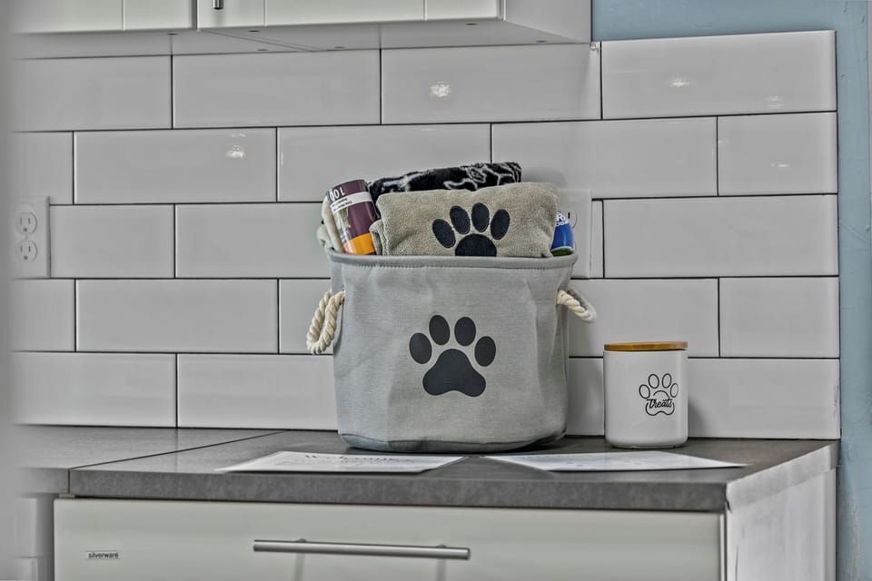Dogs welcome! We provide bowls, waste bags, blanket, towel, treats & crates.