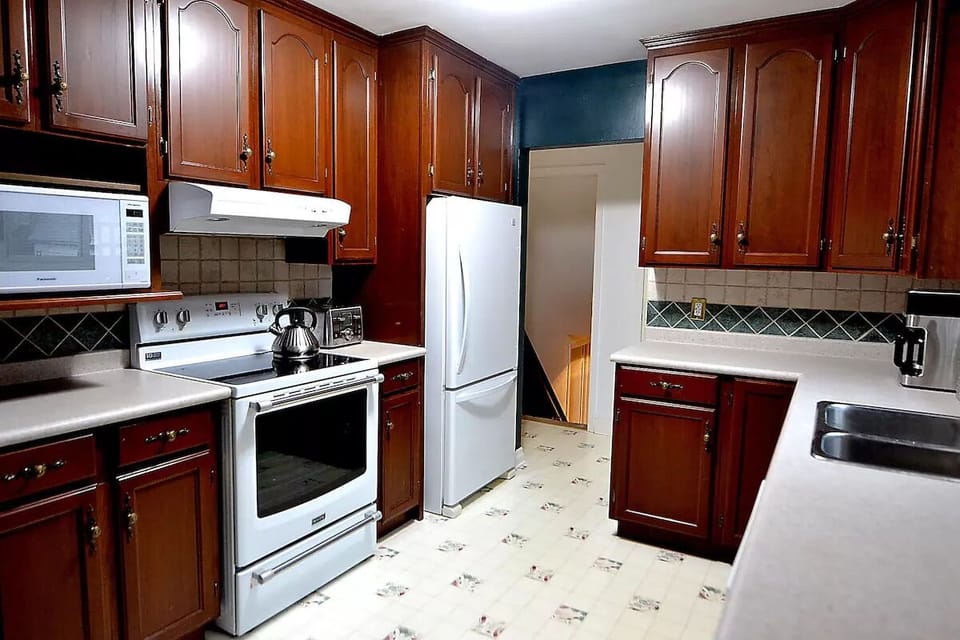 Kitchen with Appliances