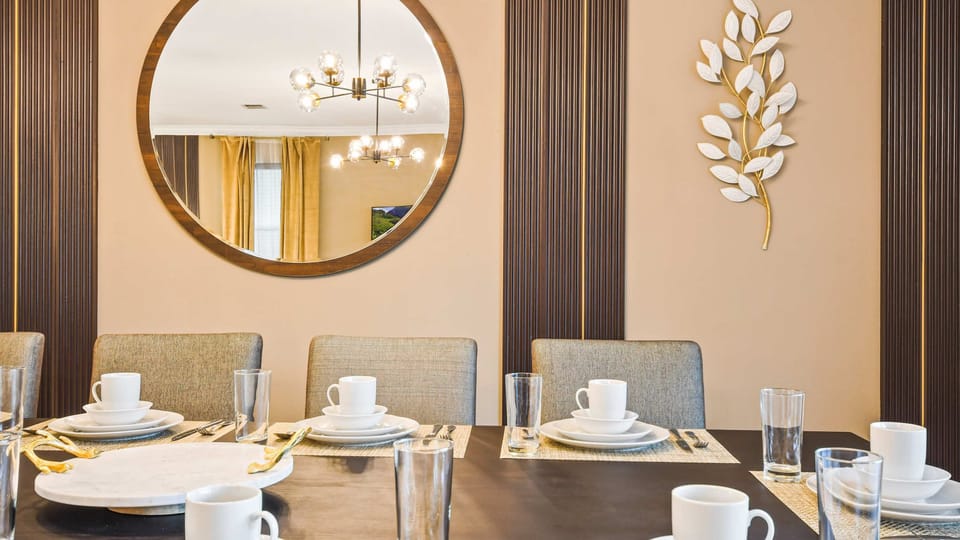 here's plenty of room for everyone in the dining area