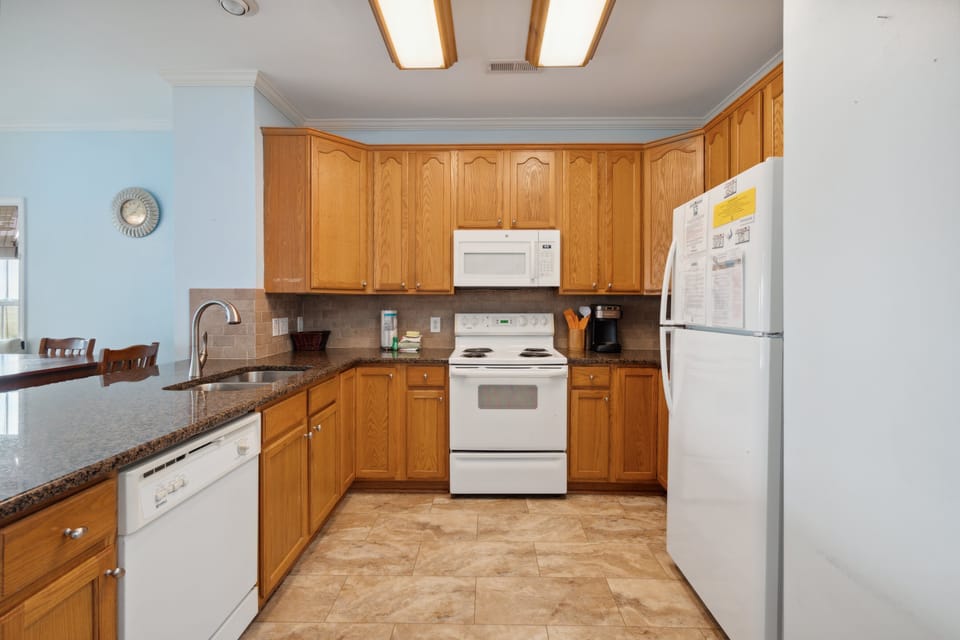 Fully Stocked Kitchen