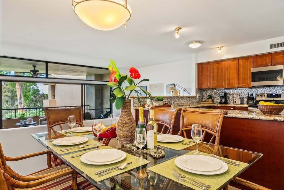 Enjoy a home-cooked meal or takeout in this bright, welcoming space