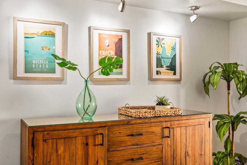 Start your stay with a warm touch of tropical décor and greenery