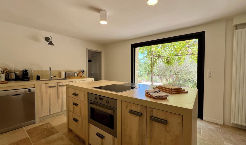 Cuisine rez de chaussée Air Property provence