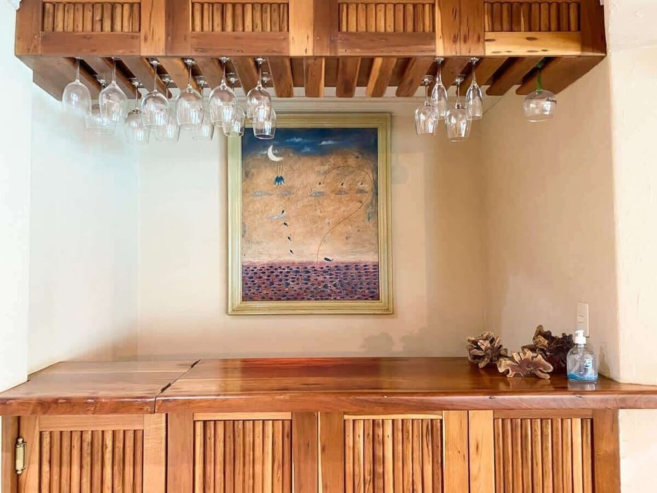 Prepare your favorite drinks in the bar. 