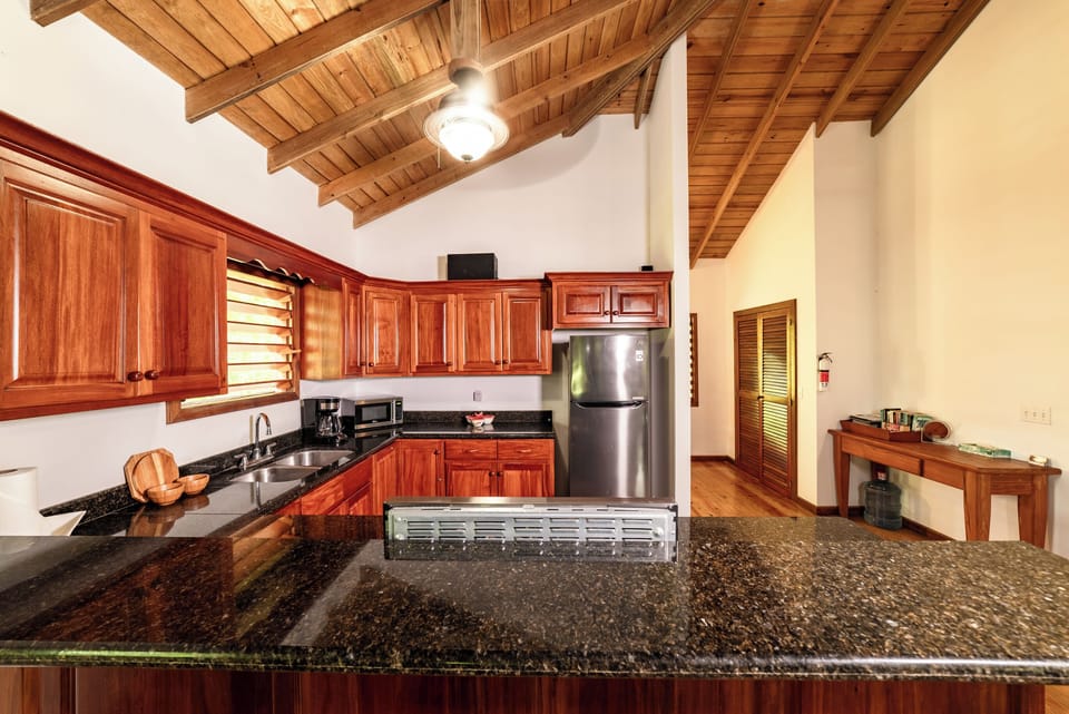 Kitchen (2)