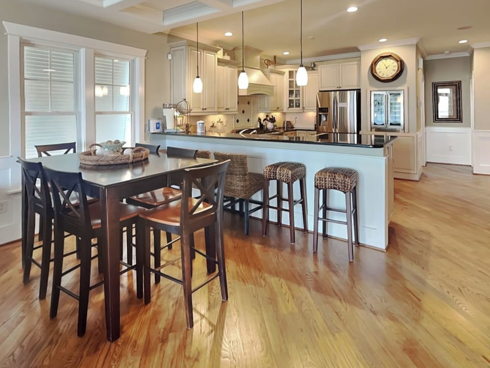 Dining Area - Seating for 6