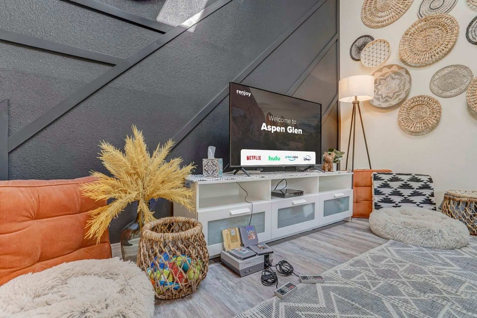 Bring your pups, bring your kids! Enjoy to Nintendo games and vast DVD collection for movie nights in!