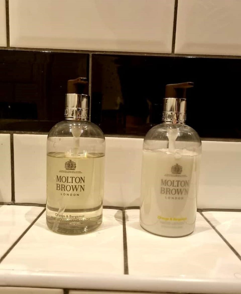 Bathroom amenities