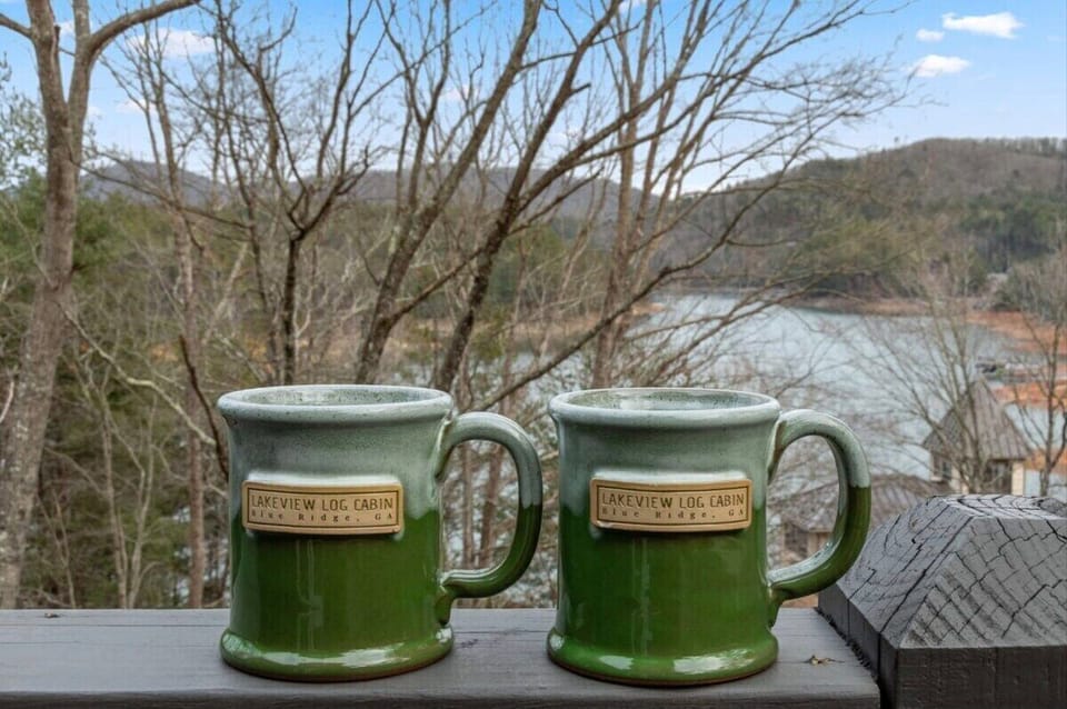 Surrounded by breathtaking lake views and full of great amenities, there’s no better place to relax with loved ones than this cozy cabin in the woods. Don't wait – BOOK NOW before it's too late!