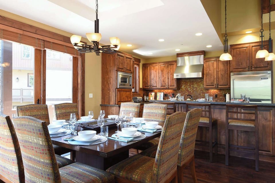 Dining Area: A bright dining space with a calm, elevated feel.