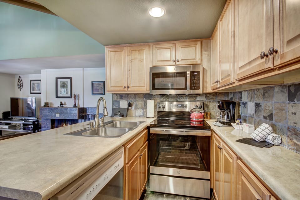 Indoors, Kitchen, Microwave, Oven, Cooktop