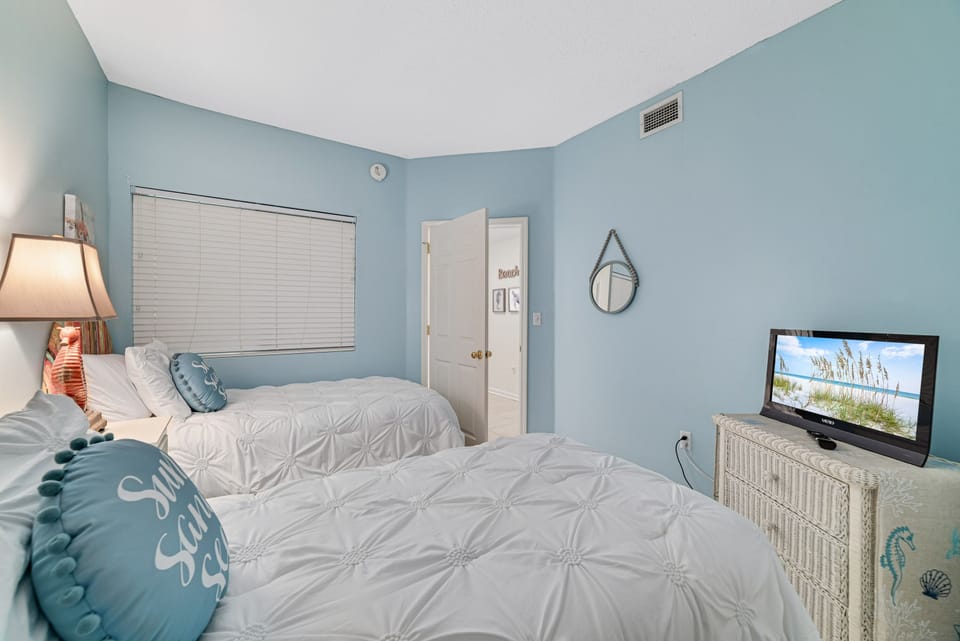 The kids can enjoy a movie night on the tv