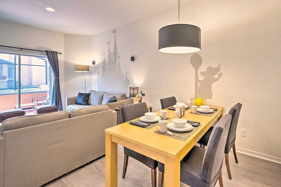 "Chair","Furniture","Living Room","Room","Indoors"