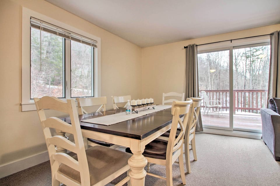 Dining Area | Free WiFi