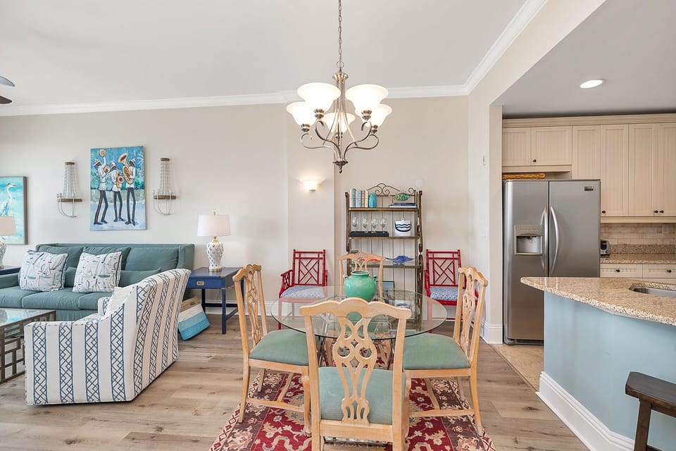 The perfect dining space with seating for 4.