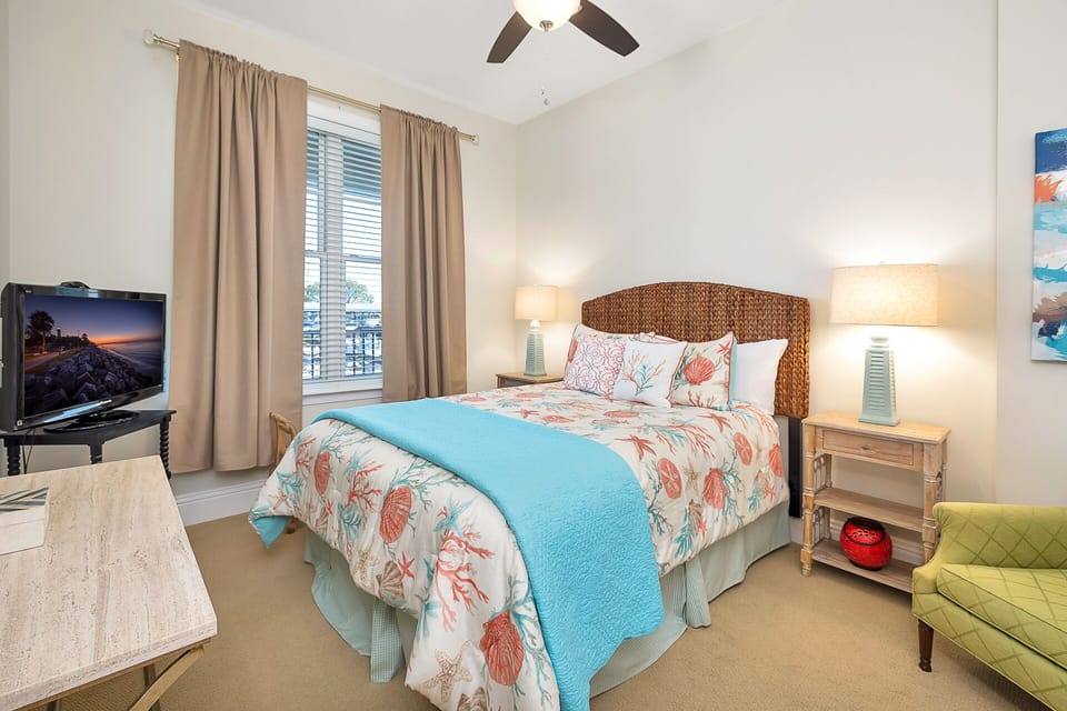 Guest bedroom with a queen bed.