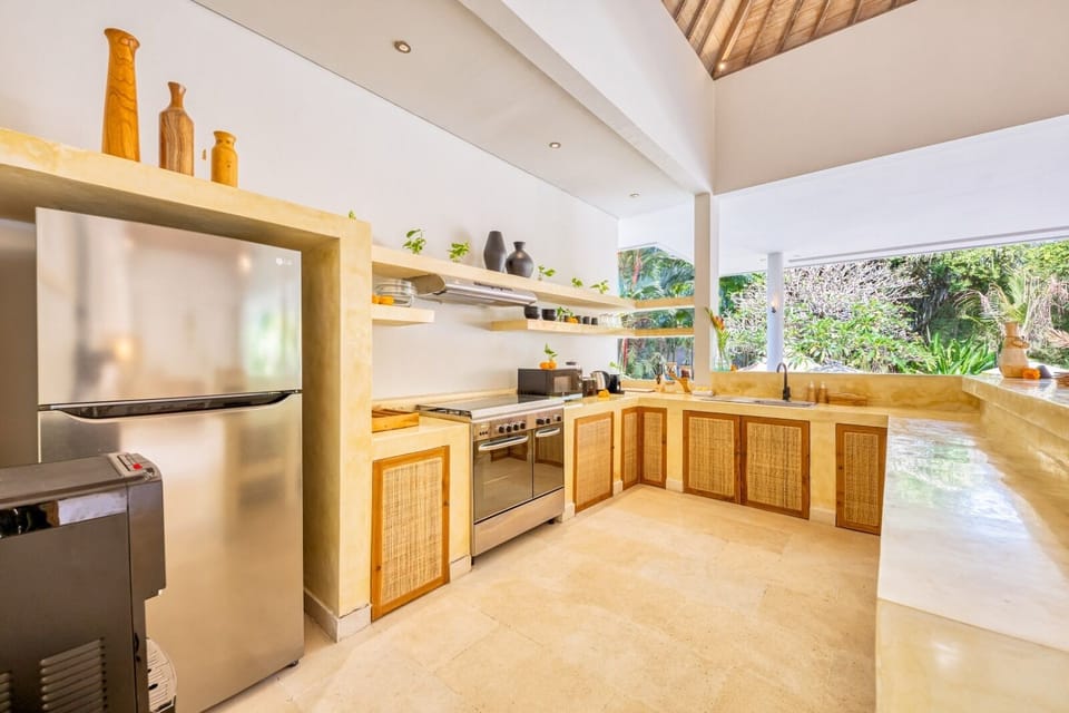 Fully equipped kitchen