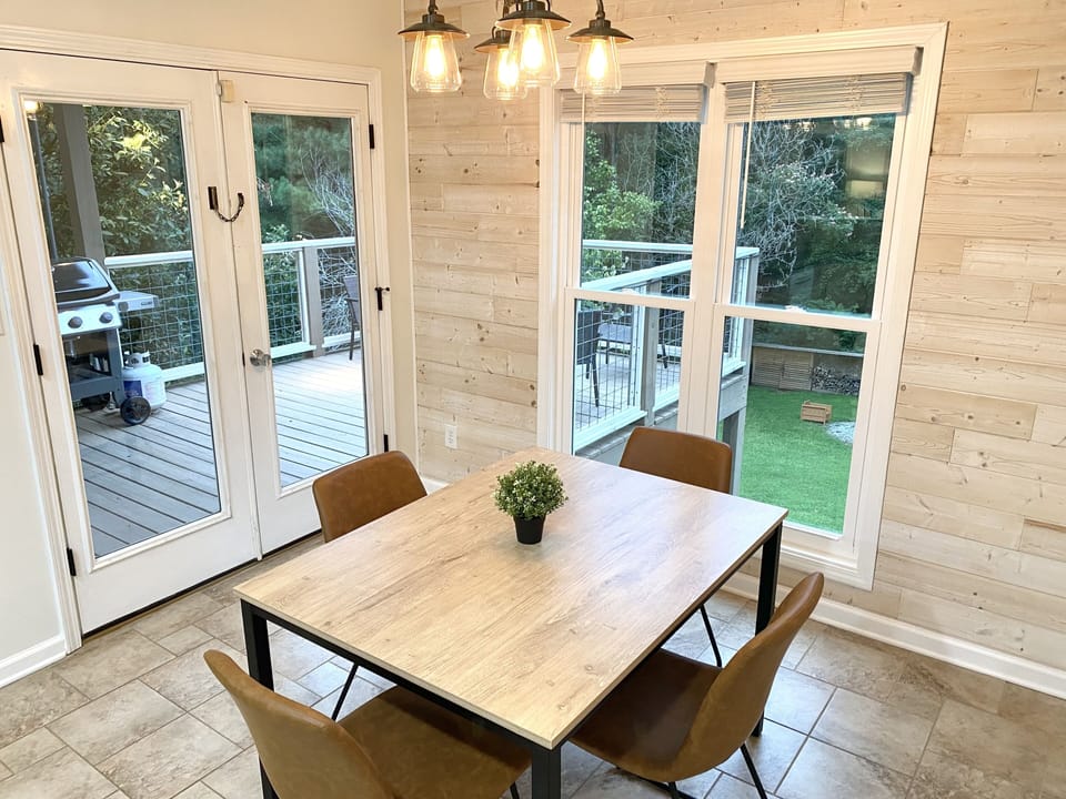The dining area is in the kitchen. 