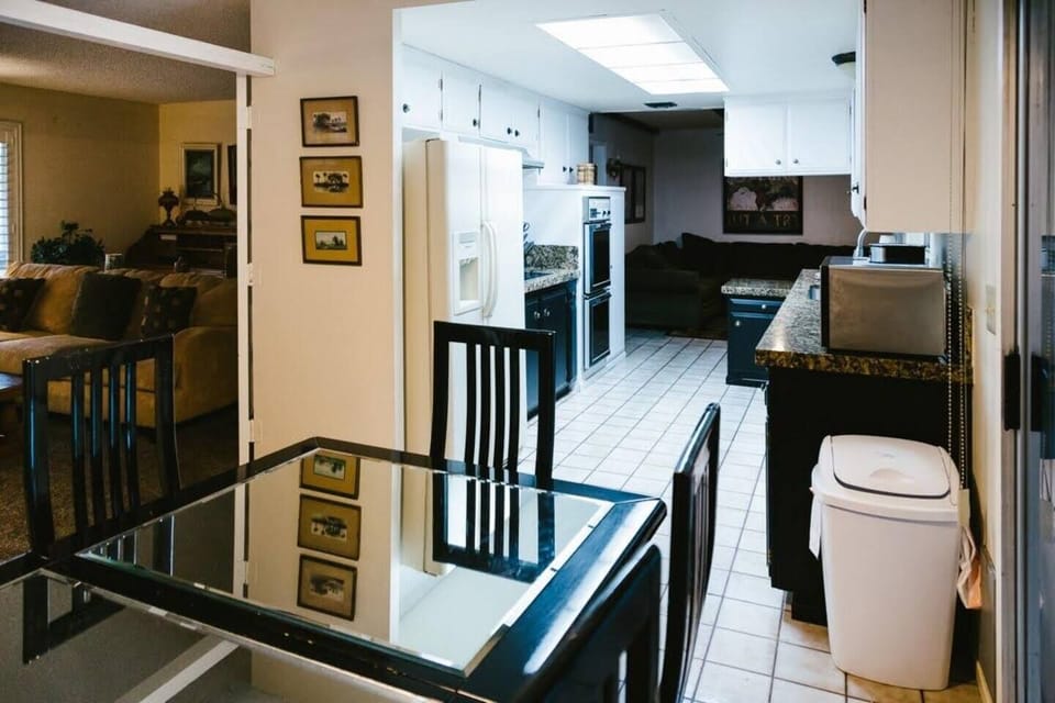 Dining room/ kitchen