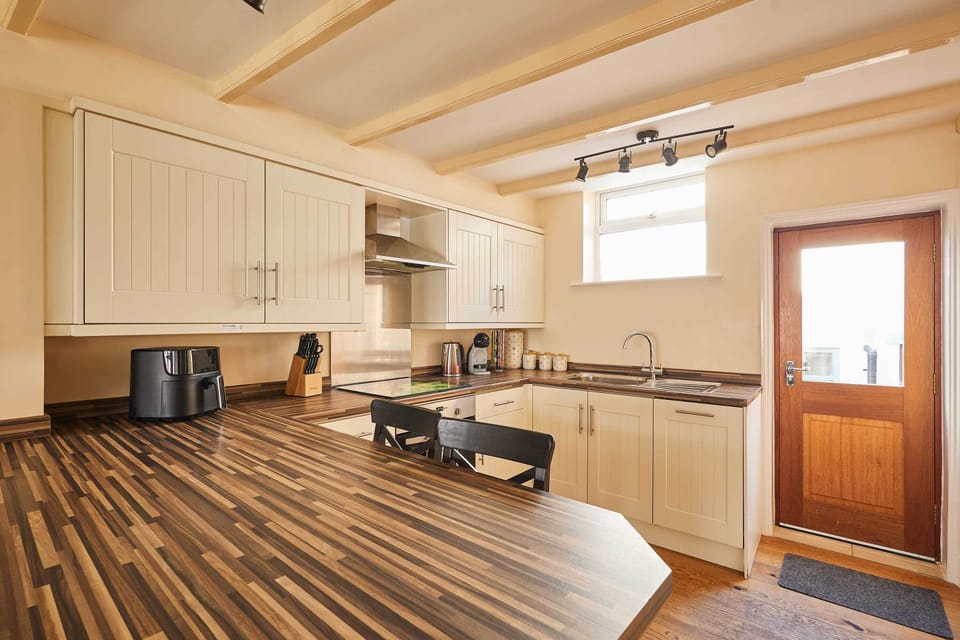 Sea Haven, Staithes - Host & Stay