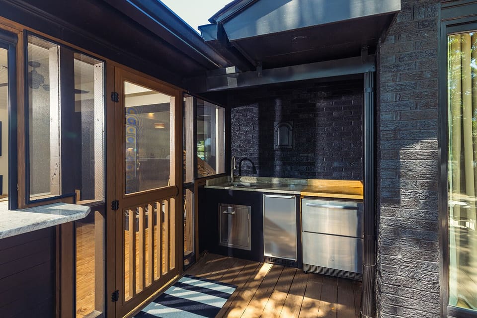 Outdoor Kitchen