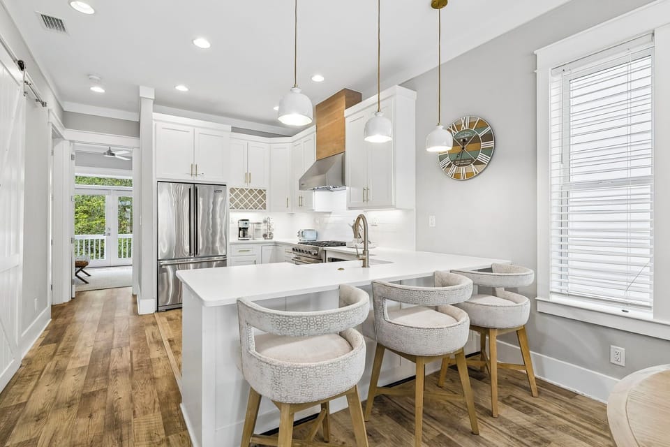 Stylish & Fully Equipped Chef's Kitchen