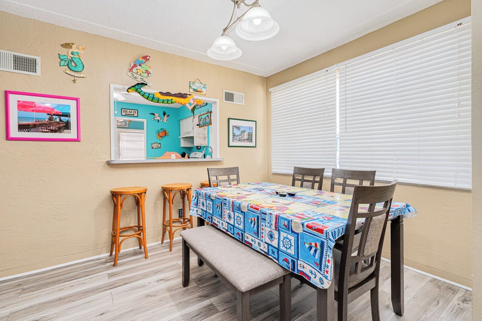 Dining Area and eat-in bar