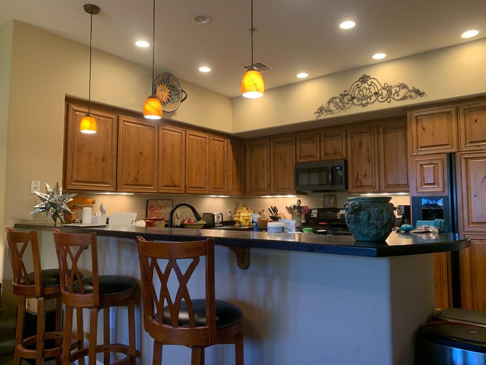 Kitchen & Bar Counter