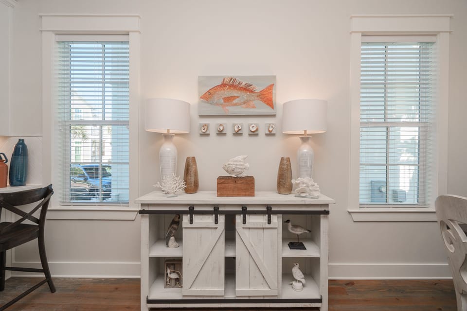 Plenty of lighting, gotta see it all!