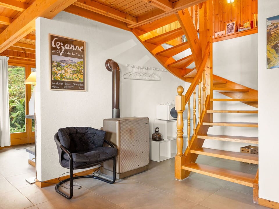 Property, Furniture, Building, Wood, Architecture, Interior Design, House, Floor, Comfort, Flooring