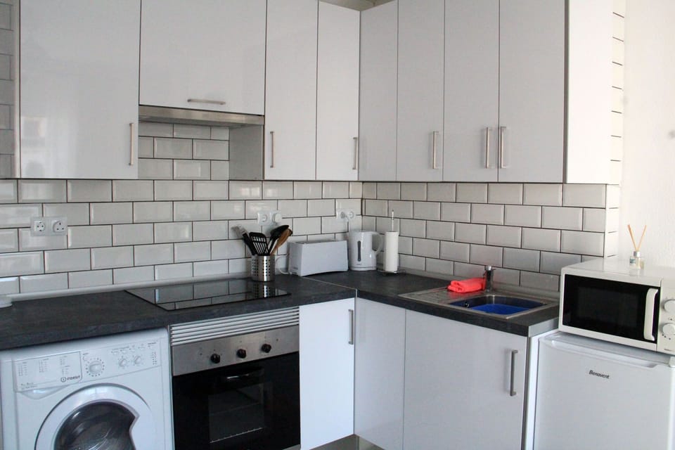 Fully fitted kitchen