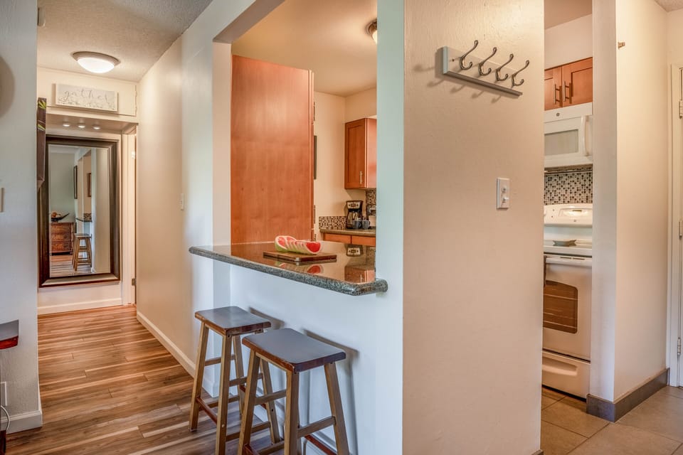 Hono Kai A11 Kitchen seating