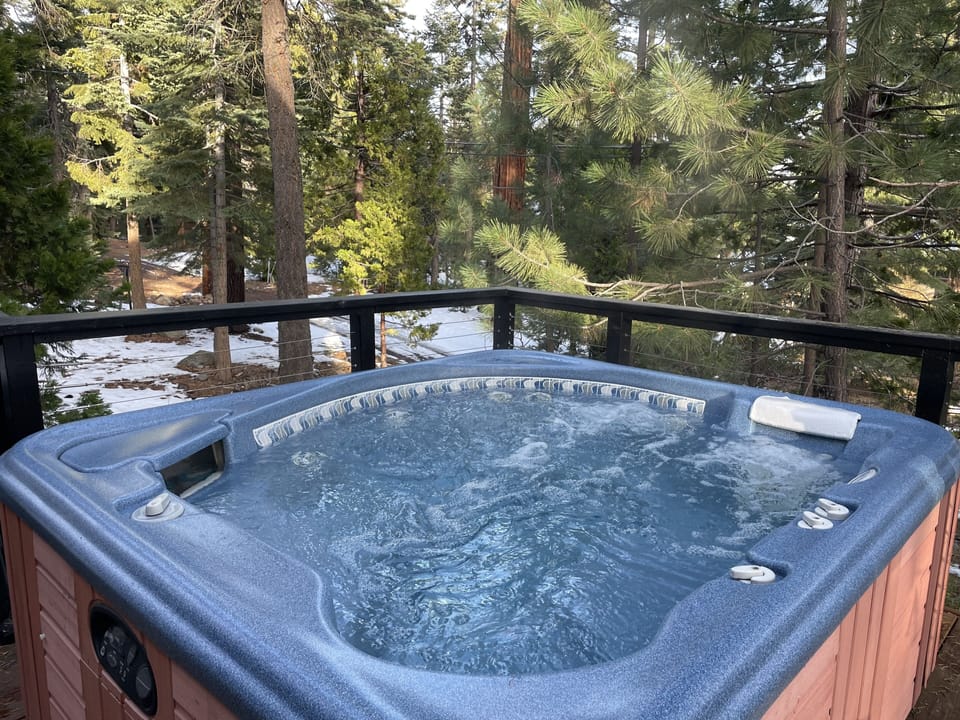 Private Year-Round Hot Tub!