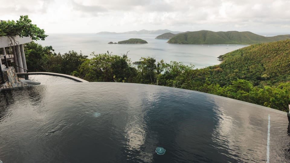 The infinity edge upper pool