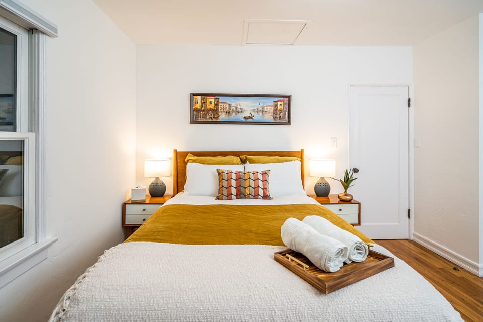 Master bedroom with Queen bed